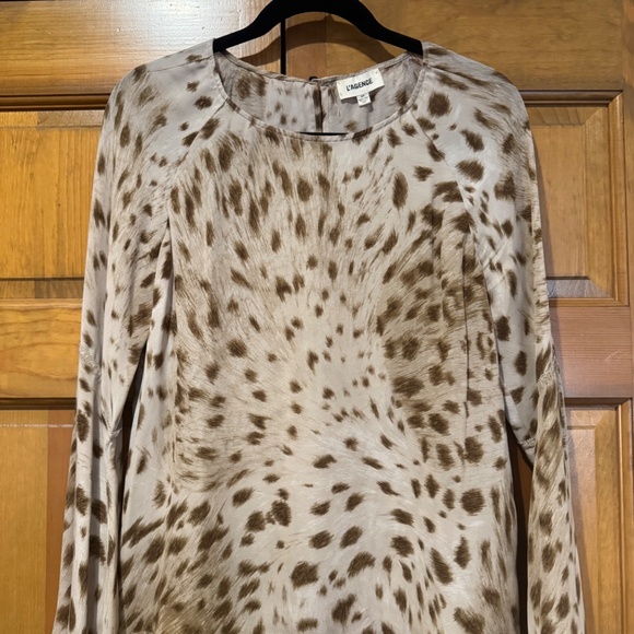 L’AGENCE Dylan Bell-Sleeve Silk Top Cheetah Print (Small) - Picture 6 of 10